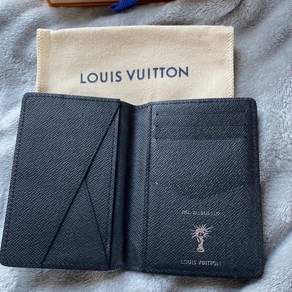 Louis Vuitton FIFA Pocket Organizer RARE - Picture 2 of 14
